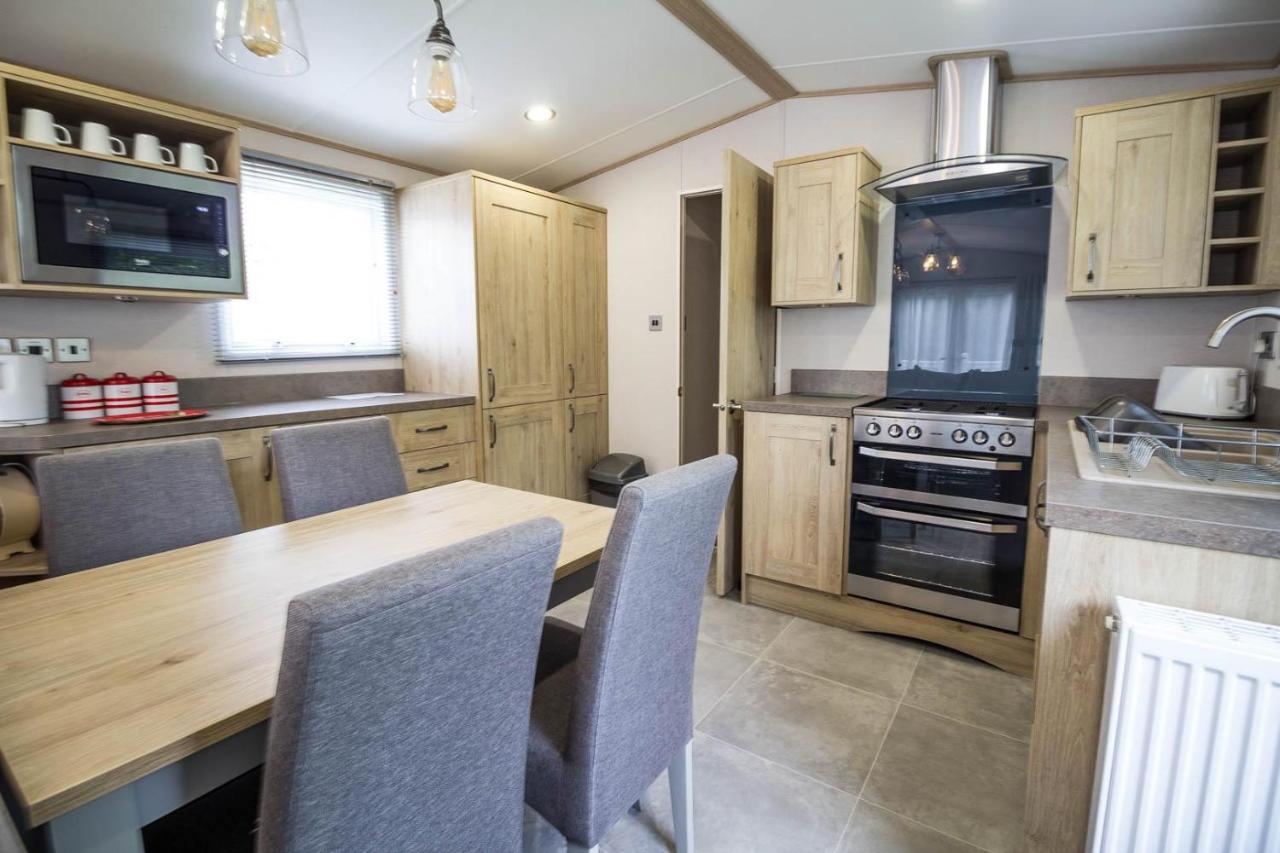 Отель Beautiful 6 Berth Caravan With Decking At Southview Holiday Park Ref 33024O Скегнесс Экстерьер фото