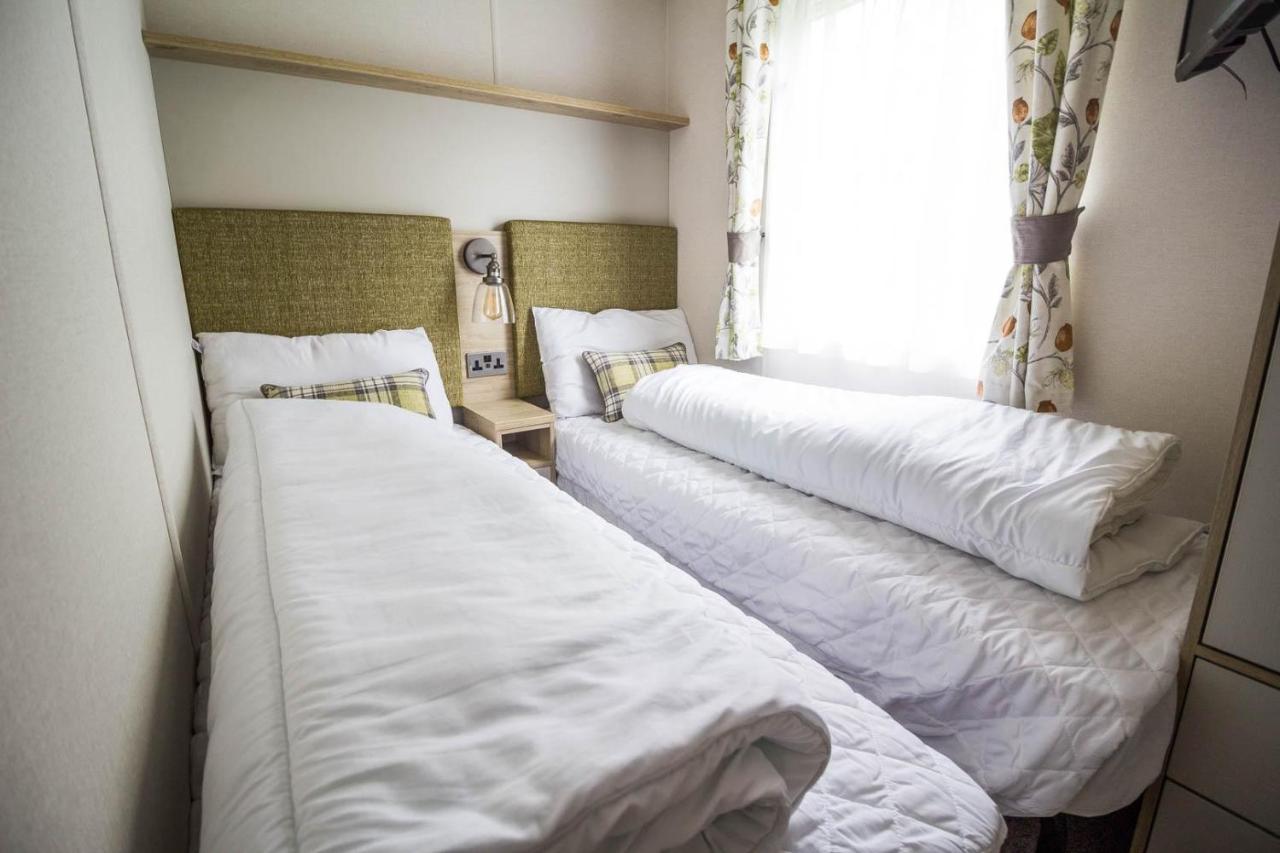 Отель Beautiful 6 Berth Caravan With Decking At Southview Holiday Park Ref 33024O Скегнесс Экстерьер фото
