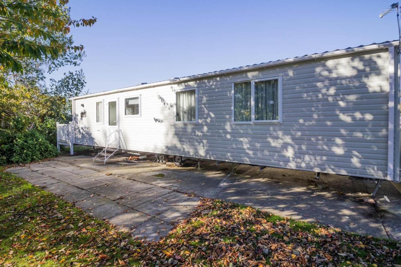 Отель Beautiful 6 Berth Caravan With Decking At Southview Holiday Park Ref 33024O Скегнесс Экстерьер фото