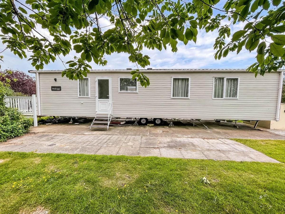 Отель Beautiful 6 Berth Caravan With Decking At Southview Holiday Park Ref 33024O Скегнесс Экстерьер фото