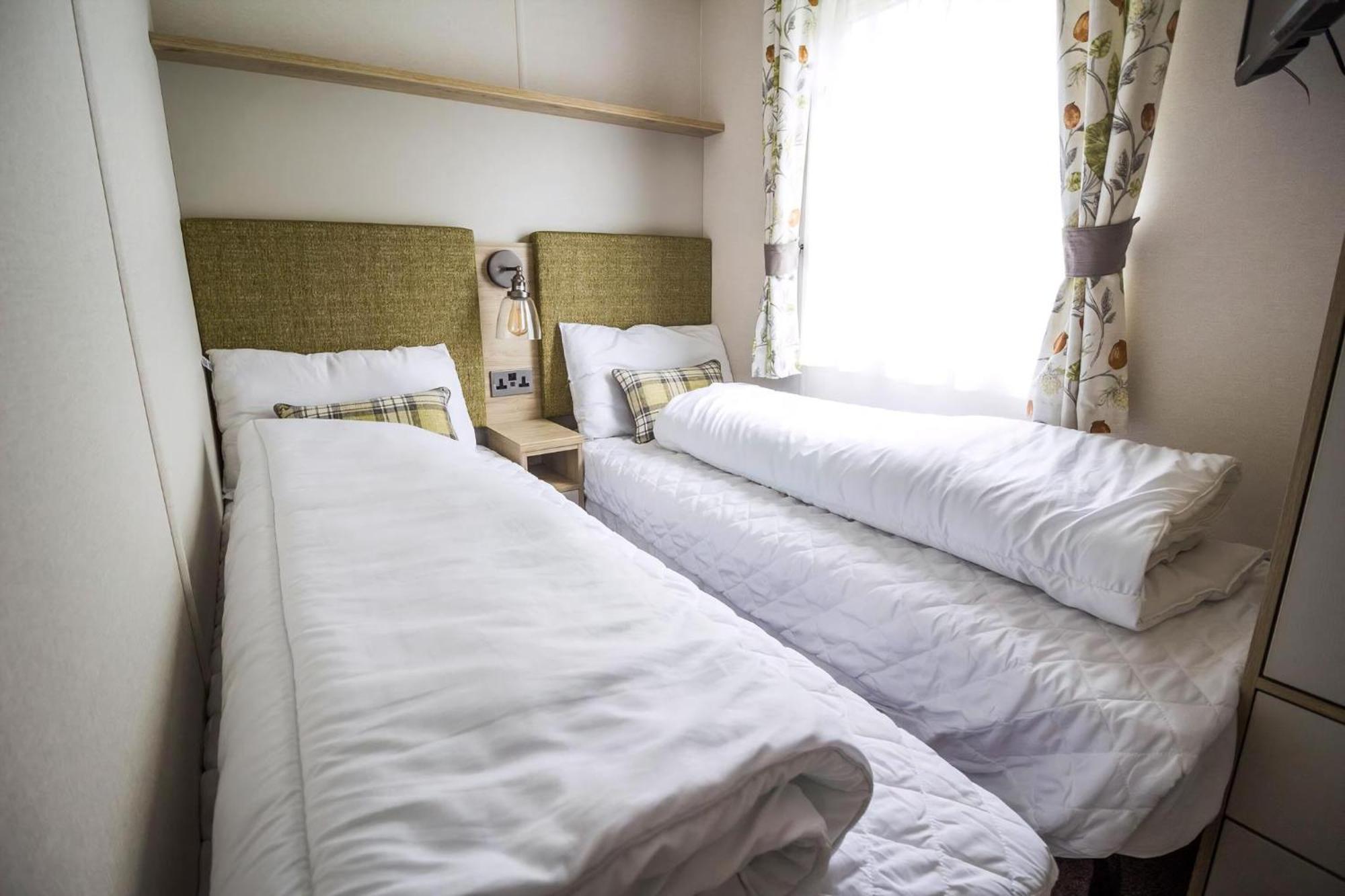 Отель Beautiful 6 Berth Caravan With Decking At Southview Holiday Park Ref 33024O Скегнесс Экстерьер фото