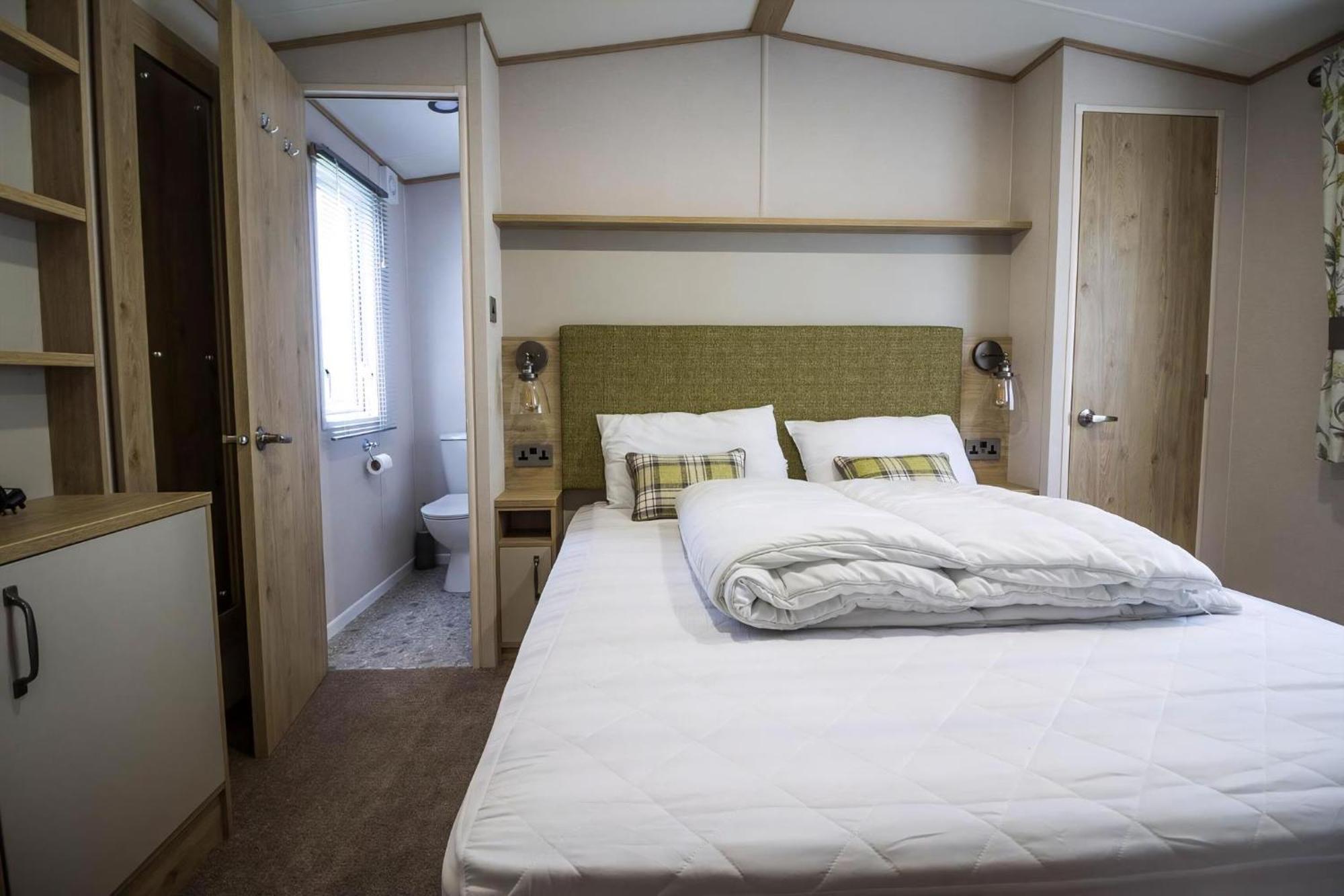 Отель Beautiful 6 Berth Caravan With Decking At Southview Holiday Park Ref 33024O Скегнесс Экстерьер фото