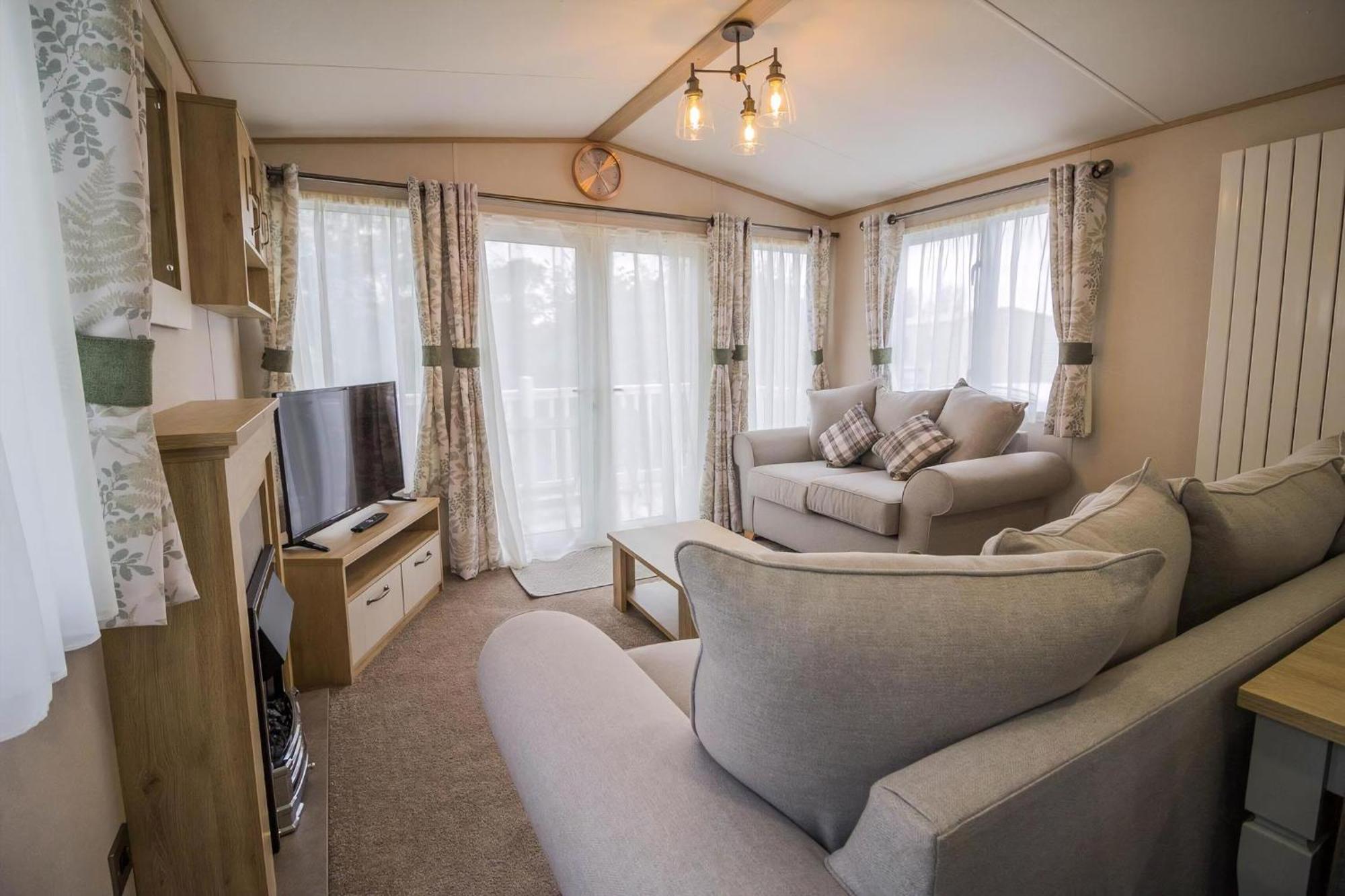 Отель Beautiful 6 Berth Caravan With Decking At Southview Holiday Park Ref 33024O Скегнесс Экстерьер фото