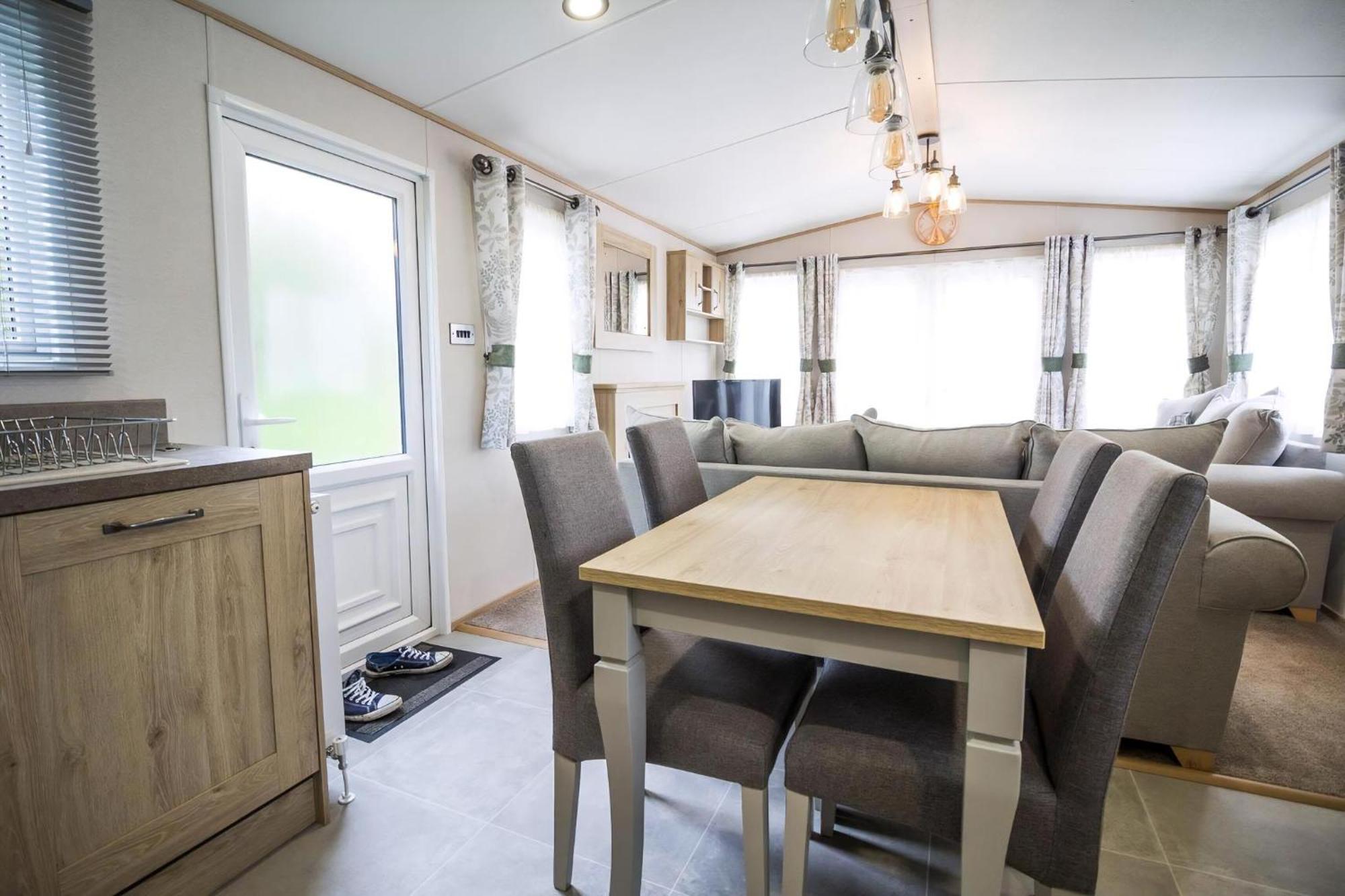 Отель Beautiful 6 Berth Caravan With Decking At Southview Holiday Park Ref 33024O Скегнесс Экстерьер фото